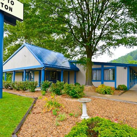 M スター ホテル コビントン Covington エクステリア 写真